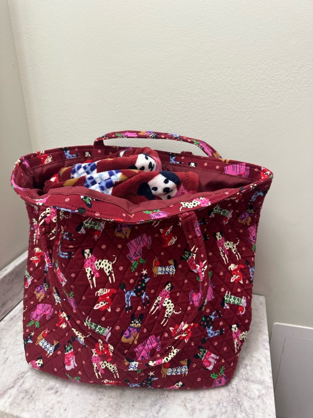 Vera Bradley Holiday Hound Essential Grand Tote Bag and Fleece Throw Blanket